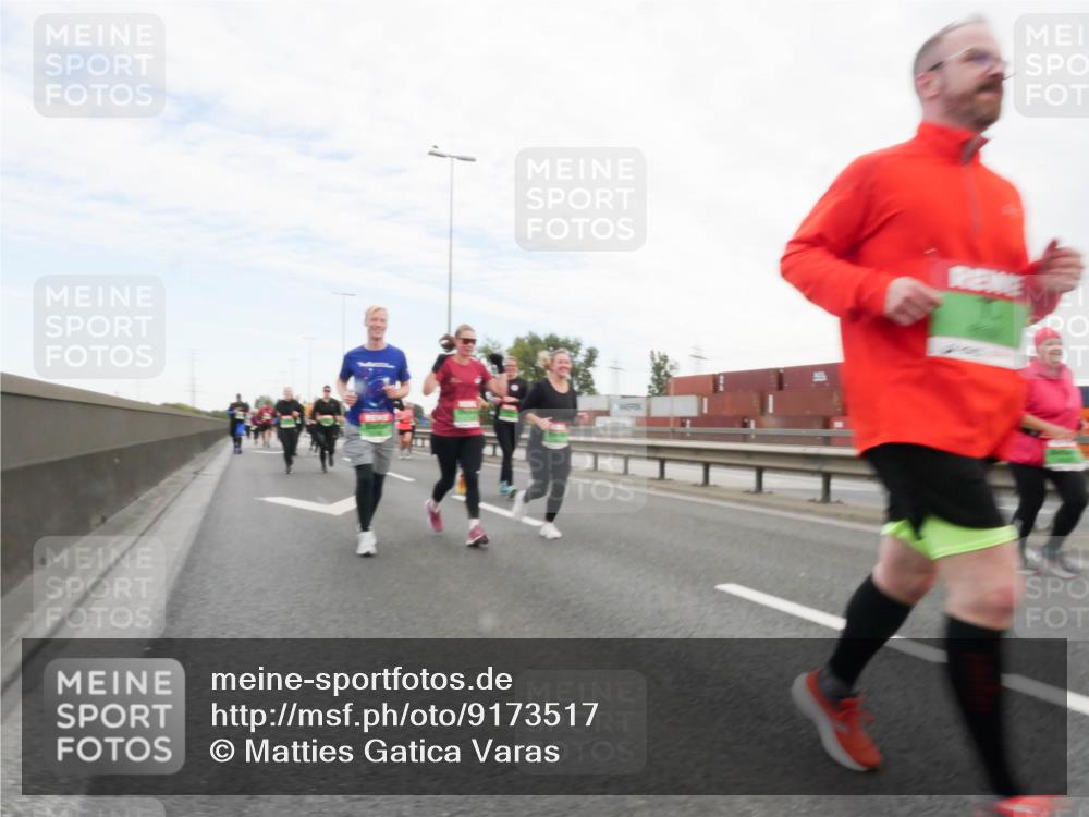 03.10.2025 - Köhlbrandbrückenlauf Matties Gatica Varas http://msf.ph/oto/9173517 03.10.2025 15:27:37 Position 3  meine-sportfotos.de
