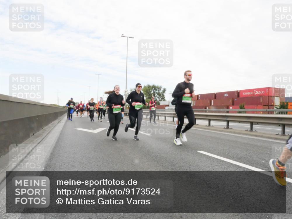 03.10.2025 - Köhlbrandbrückenlauf Matties Gatica Varas http://msf.ph/oto/9173524 03.10.2025 15:27:40 Position 3  meine-sportfotos.de