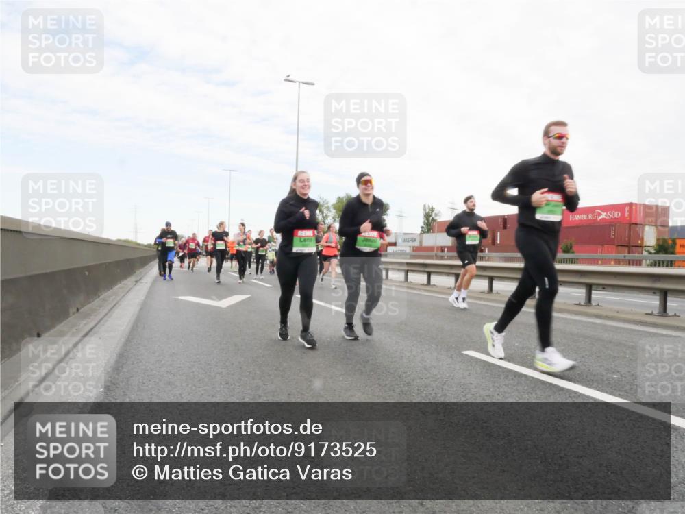 03.10.2025 - Köhlbrandbrückenlauf Matties Gatica Varas http://msf.ph/oto/9173525 03.10.2025 15:27:40 Position 3  meine-sportfotos.de