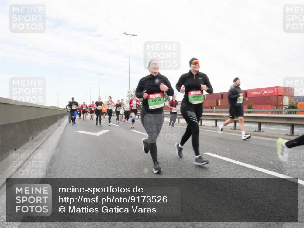 03.10.2025 - Köhlbrandbrückenlauf Matties Gatica Varas http://msf.ph/oto/9173526 03.10.2025 15:27:41 Position 3  meine-sportfotos.de
