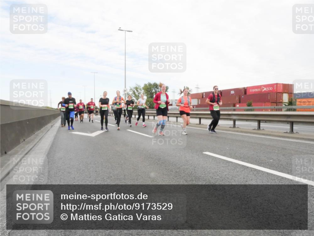 03.10.2025 - Köhlbrandbrückenlauf Matties Gatica Varas http://msf.ph/oto/9173529 03.10.2025 15:27:42 Position 3  meine-sportfotos.de