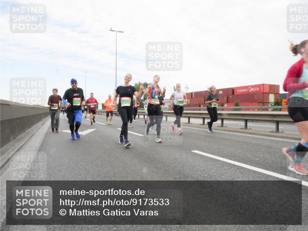 03.10.2025 - Köhlbrandbrückenlauf Matties Gatica Varas http://msf.ph/oto/9173533 03.10.2025 15:27:44 Position 3  meine-sportfotos.de