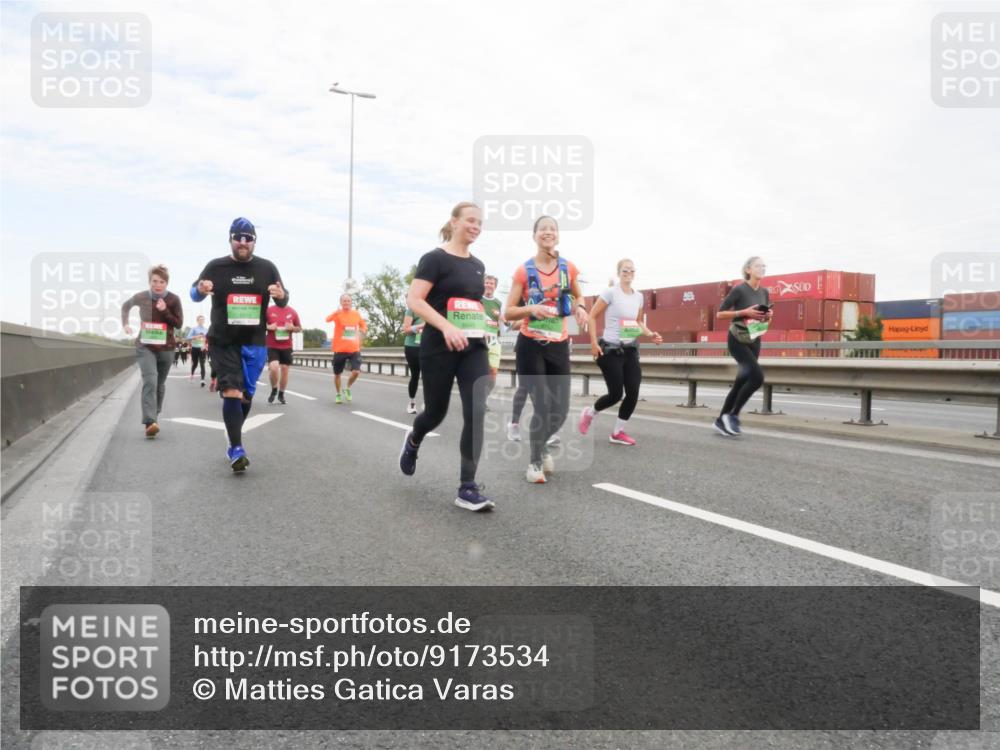 03.10.2025 - Köhlbrandbrückenlauf Matties Gatica Varas http://msf.ph/oto/9173534 03.10.2025 15:27:45 Position 3  meine-sportfotos.de