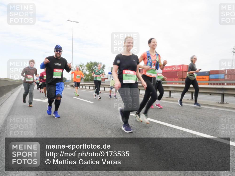 03.10.2025 - Köhlbrandbrückenlauf Matties Gatica Varas http://msf.ph/oto/9173535 03.10.2025 15:27:45 Position 3 9313, 8645 meine-sportfotos.de