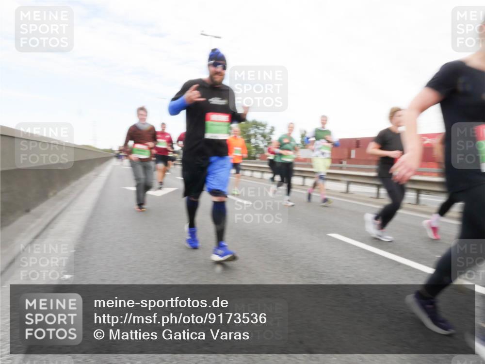 03.10.2025 - Köhlbrandbrückenlauf Matties Gatica Varas http://msf.ph/oto/9173536 03.10.2025 15:27:46 Position 3  meine-sportfotos.de