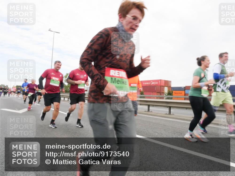 03.10.2025 - Köhlbrandbrückenlauf Matties Gatica Varas http://msf.ph/oto/9173540 03.10.2025 15:27:48 Position 3  meine-sportfotos.de