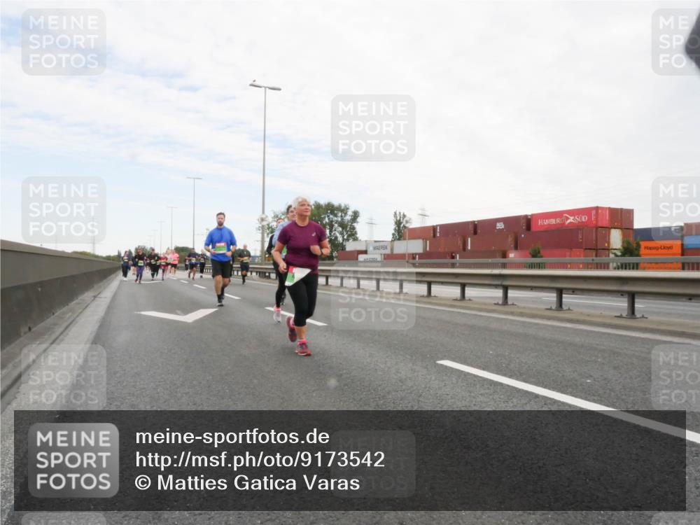 03.10.2025 - Köhlbrandbrückenlauf Matties Gatica Varas http://msf.ph/oto/9173542 03.10.2025 15:27:49 Position 3 1111 meine-sportfotos.de