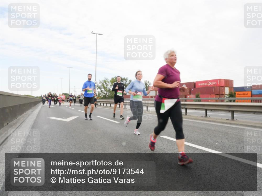 03.10.2025 - Köhlbrandbrückenlauf Matties Gatica Varas http://msf.ph/oto/9173544 03.10.2025 15:27:50 Position 3  meine-sportfotos.de