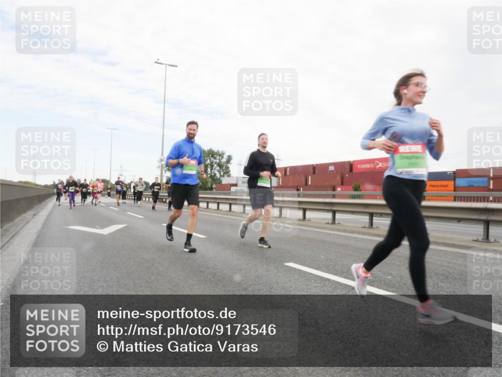 03.10.2025 - Köhlbrandbrückenlauf Matties Gatica Varas http://msf.ph/oto/9173546 03.10.2025 15:27:51 Position 3  meine-sportfotos.de