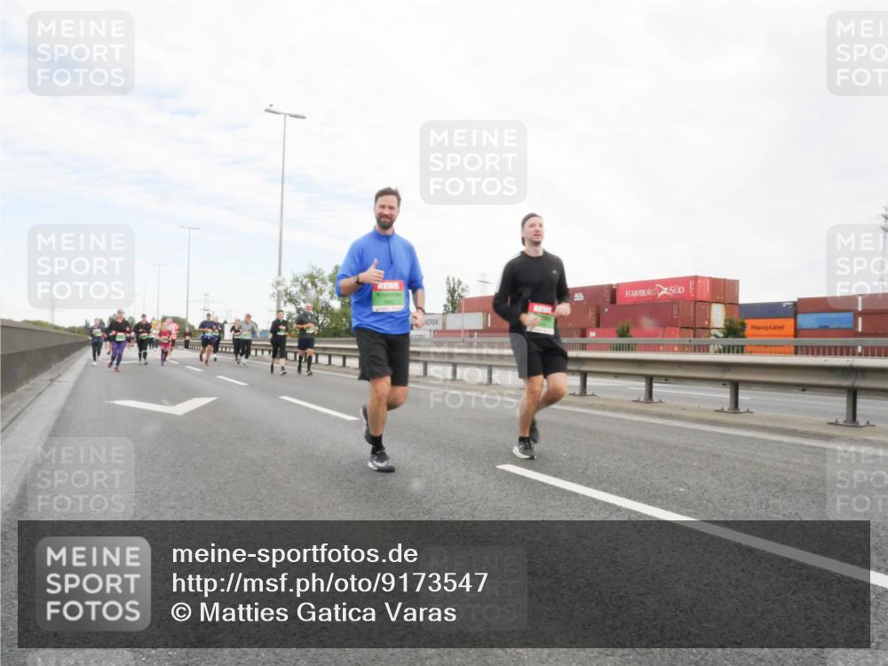 03.10.2025 - Köhlbrandbrückenlauf Matties Gatica Varas http://msf.ph/oto/9173547 03.10.2025 15:27:52 Position 3  meine-sportfotos.de