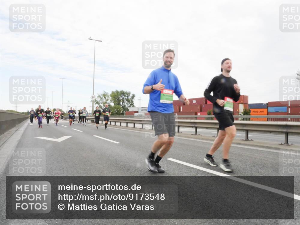 03.10.2025 - Köhlbrandbrückenlauf Matties Gatica Varas http://msf.ph/oto/9173548 03.10.2025 15:27:52 Position 3  meine-sportfotos.de