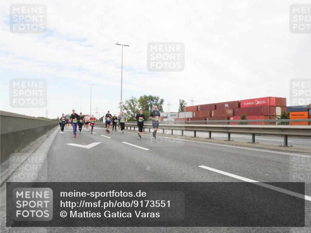 03.10.2025 - Köhlbrandbrückenlauf Matties Gatica Varas http://msf.ph/oto/9173551 03.10.2025 15:27:54 Position 3  meine-sportfotos.de