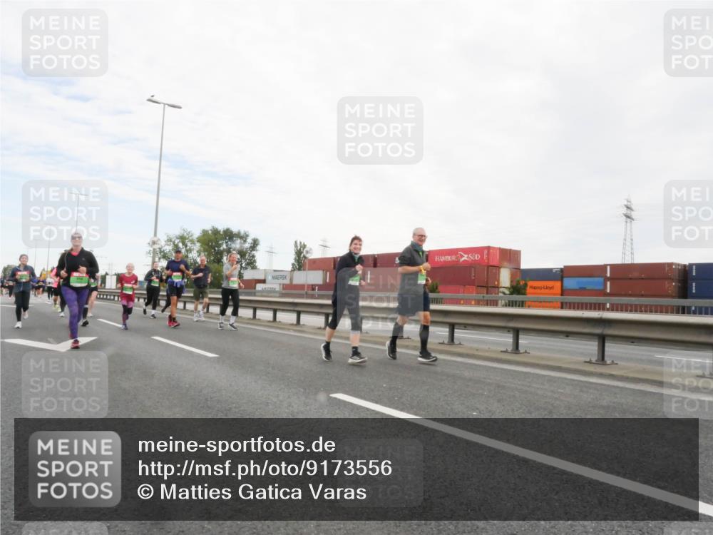 03.10.2025 - Köhlbrandbrückenlauf Matties Gatica Varas http://msf.ph/oto/9173556 03.10.2025 15:27:56 Position 3  meine-sportfotos.de
