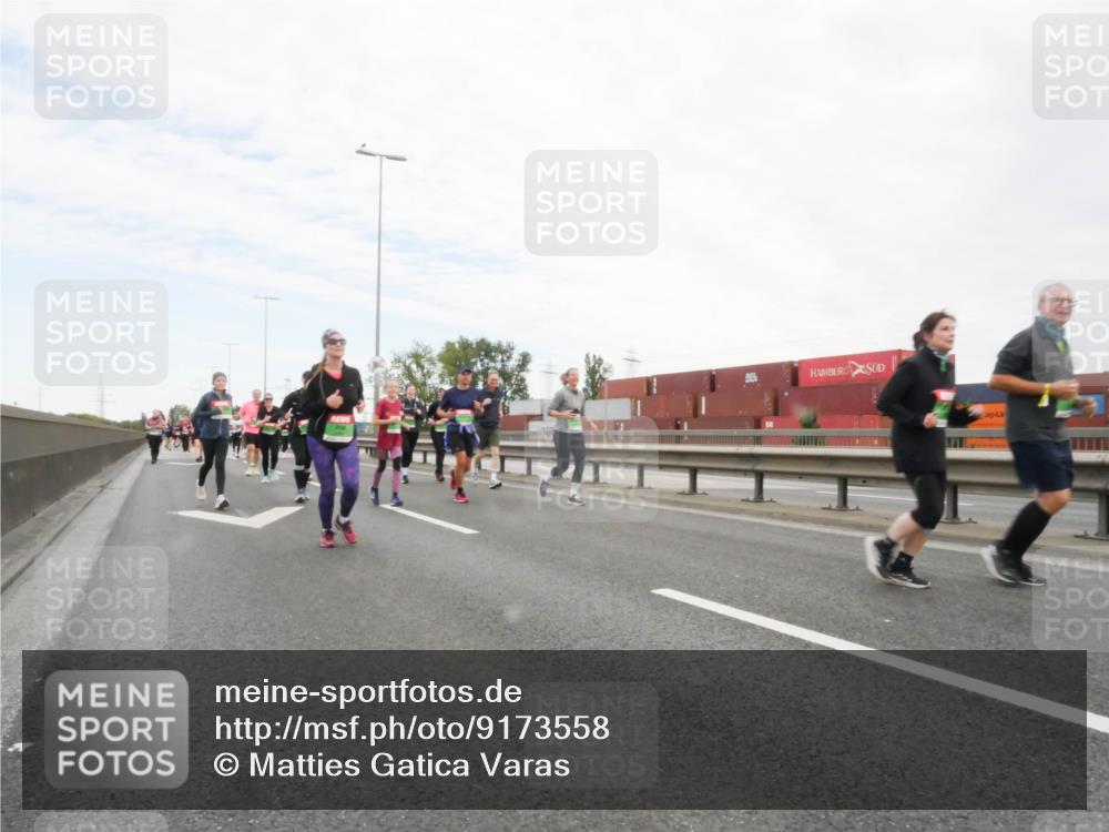 03.10.2025 - Köhlbrandbrückenlauf Matties Gatica Varas http://msf.ph/oto/9173558 03.10.2025 15:27:57 Position 3  meine-sportfotos.de