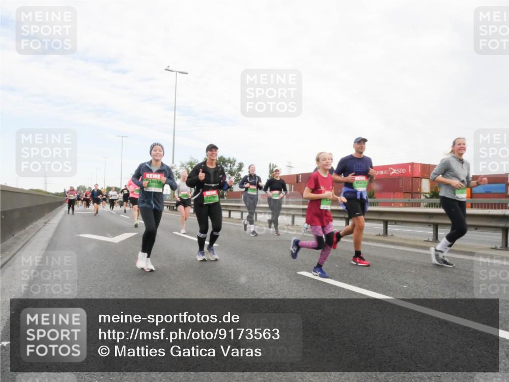 03.10.2025 - Köhlbrandbrückenlauf Matties Gatica Varas http://msf.ph/oto/9173563 03.10.2025 15:27:59 Position 3  meine-sportfotos.de