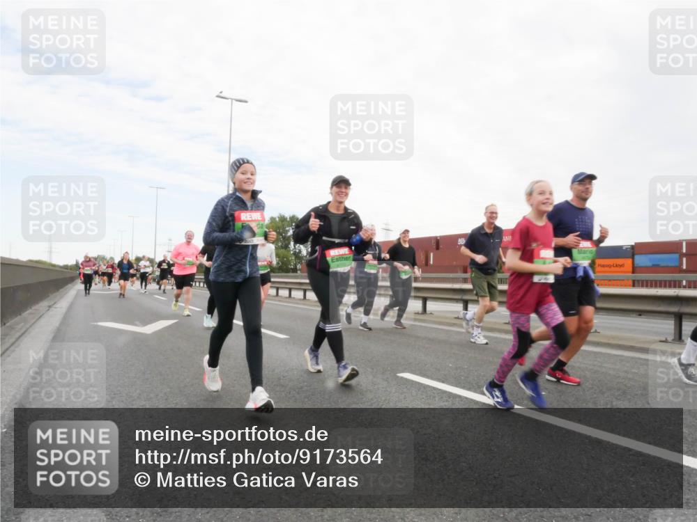 03.10.2025 - Köhlbrandbrückenlauf Matties Gatica Varas http://msf.ph/oto/9173564 03.10.2025 15:28:00 Position 3  meine-sportfotos.de