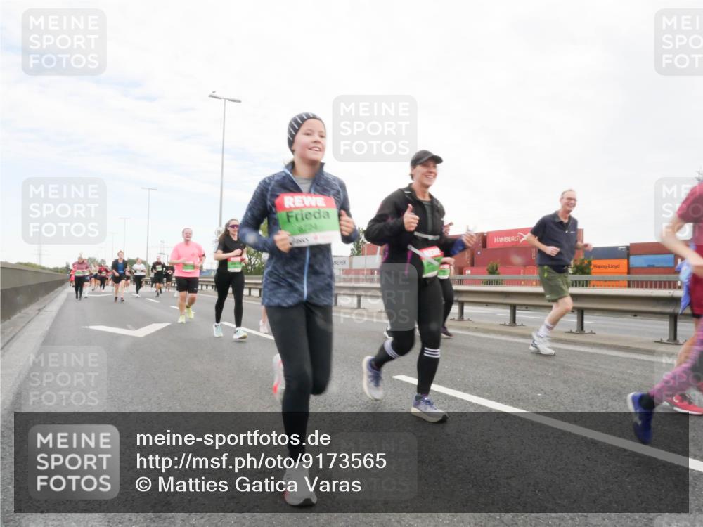 03.10.2025 - Köhlbrandbrückenlauf Matties Gatica Varas http://msf.ph/oto/9173565 03.10.2025 15:28:00 Position 3  meine-sportfotos.de