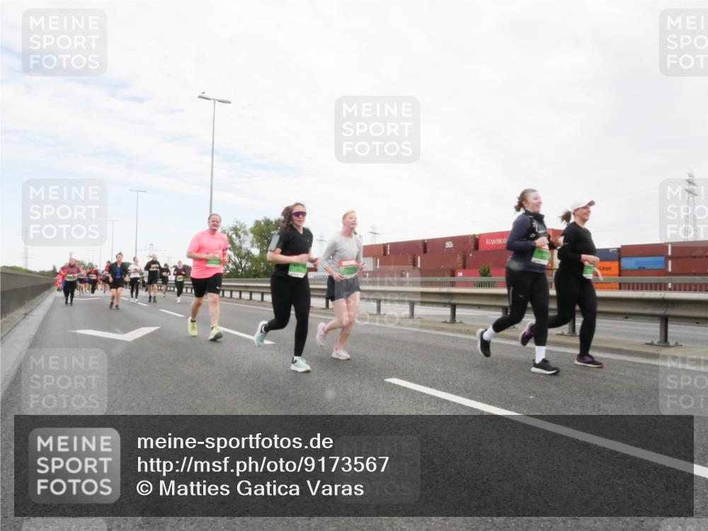 03.10.2025 - Köhlbrandbrückenlauf Matties Gatica Varas http://msf.ph/oto/9173567 03.10.2025 15:28:01 Position 3  meine-sportfotos.de