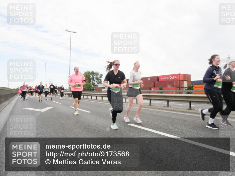 03.10.2025 - Köhlbrandbrückenlauf Matties Gatica Varas http://msf.ph/oto/9173568 03.10.2025 15:28:02 Position 3  meine-sportfotos.de