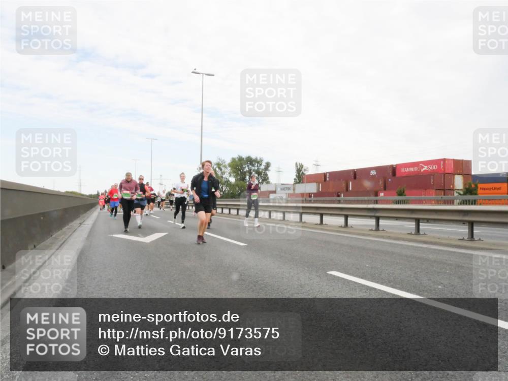 03.10.2025 - Köhlbrandbrückenlauf Matties Gatica Varas http://msf.ph/oto/9173575 03.10.2025 15:28:05 Position 3  meine-sportfotos.de