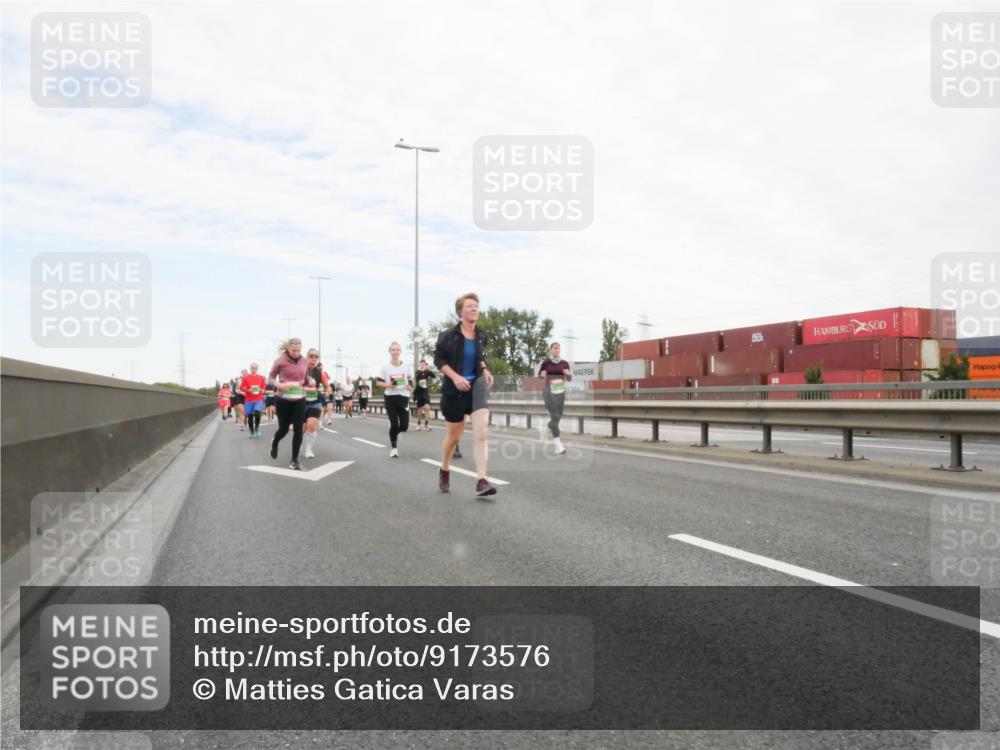 03.10.2025 - Köhlbrandbrückenlauf Matties Gatica Varas http://msf.ph/oto/9173576 03.10.2025 15:28:06 Position 3  meine-sportfotos.de