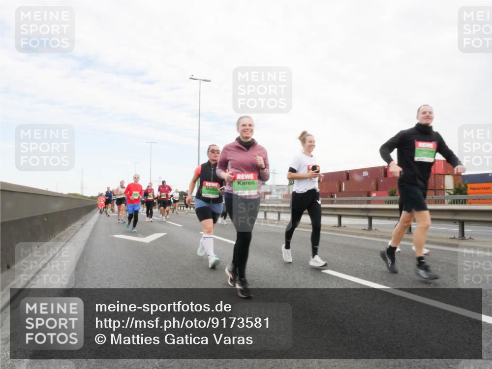 03.10.2025 - Köhlbrandbrückenlauf Matties Gatica Varas http://msf.ph/oto/9173581 03.10.2025 15:28:08 Position 3 7833 meine-sportfotos.de