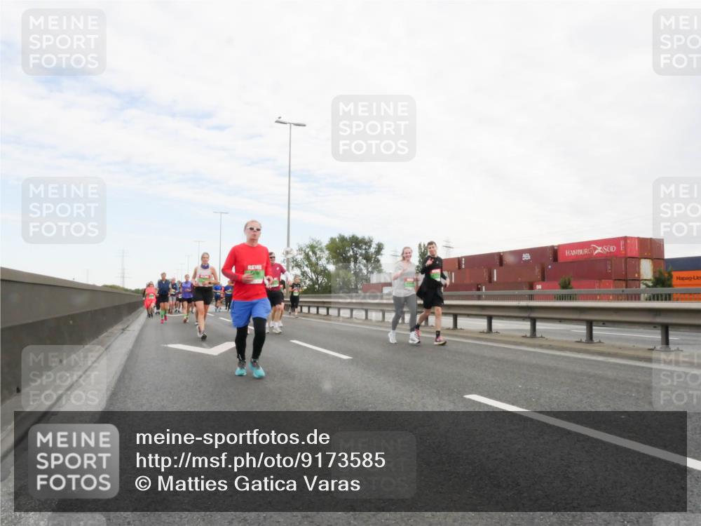 03.10.2025 - Köhlbrandbrückenlauf Matties Gatica Varas http://msf.ph/oto/9173585 03.10.2025 15:28:10 Position 3  meine-sportfotos.de