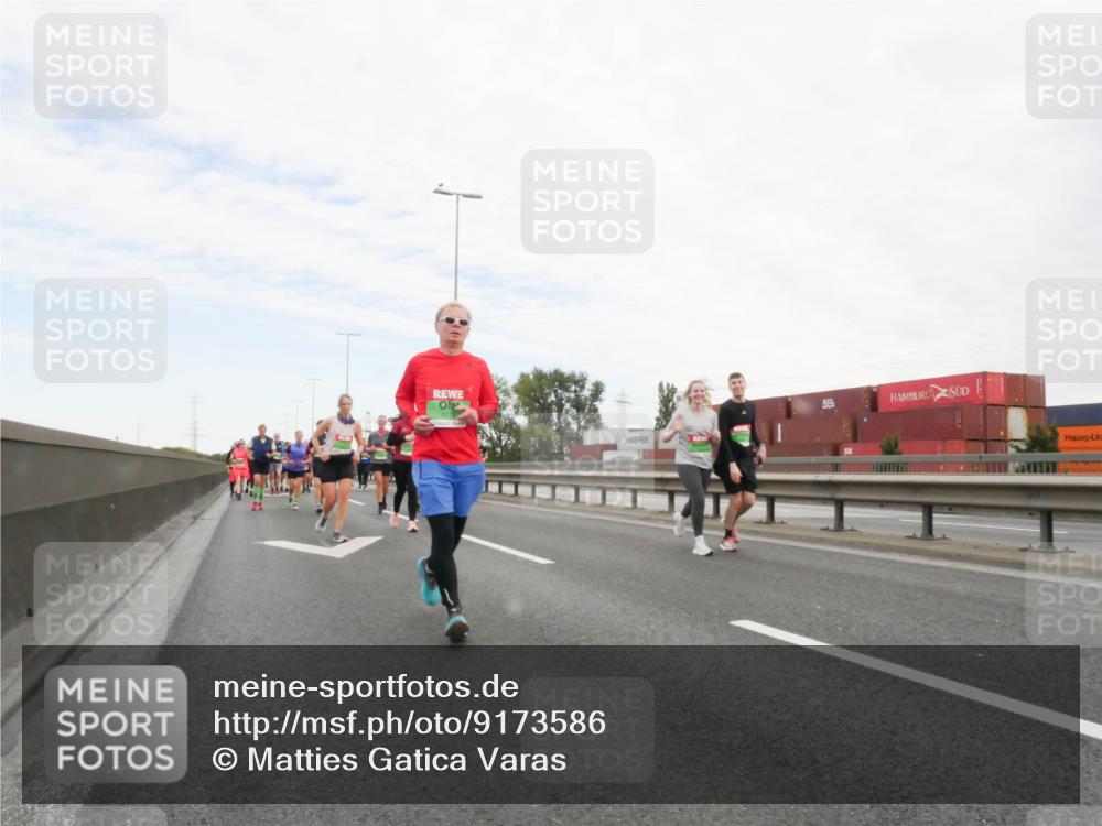 03.10.2025 - Köhlbrandbrückenlauf Matties Gatica Varas http://msf.ph/oto/9173586 03.10.2025 15:28:10 Position 3  meine-sportfotos.de
