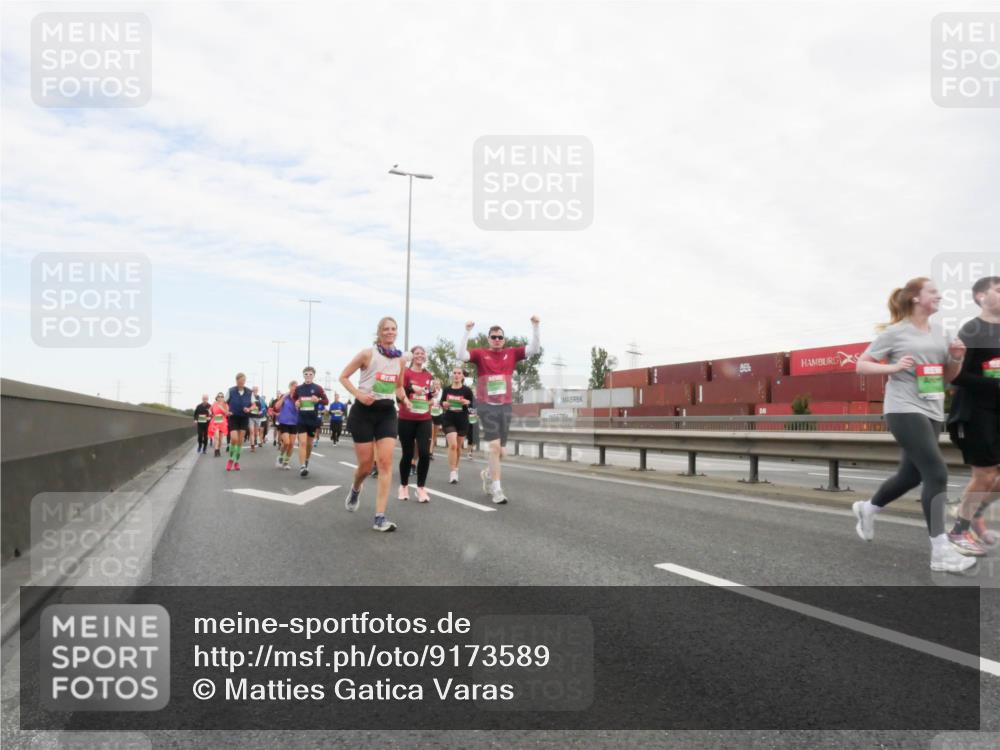 03.10.2025 - Köhlbrandbrückenlauf Matties Gatica Varas http://msf.ph/oto/9173589 03.10.2025 15:28:12 Position 3  meine-sportfotos.de