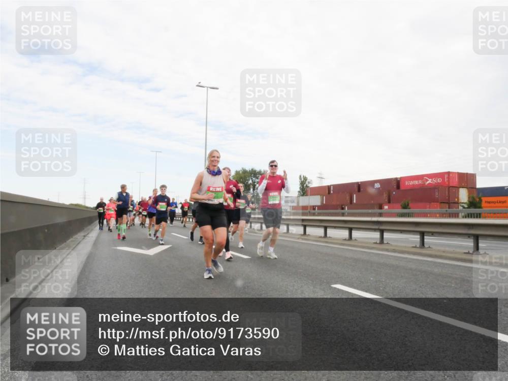 03.10.2025 - Köhlbrandbrückenlauf Matties Gatica Varas http://msf.ph/oto/9173590 03.10.2025 15:28:12 Position 3  meine-sportfotos.de