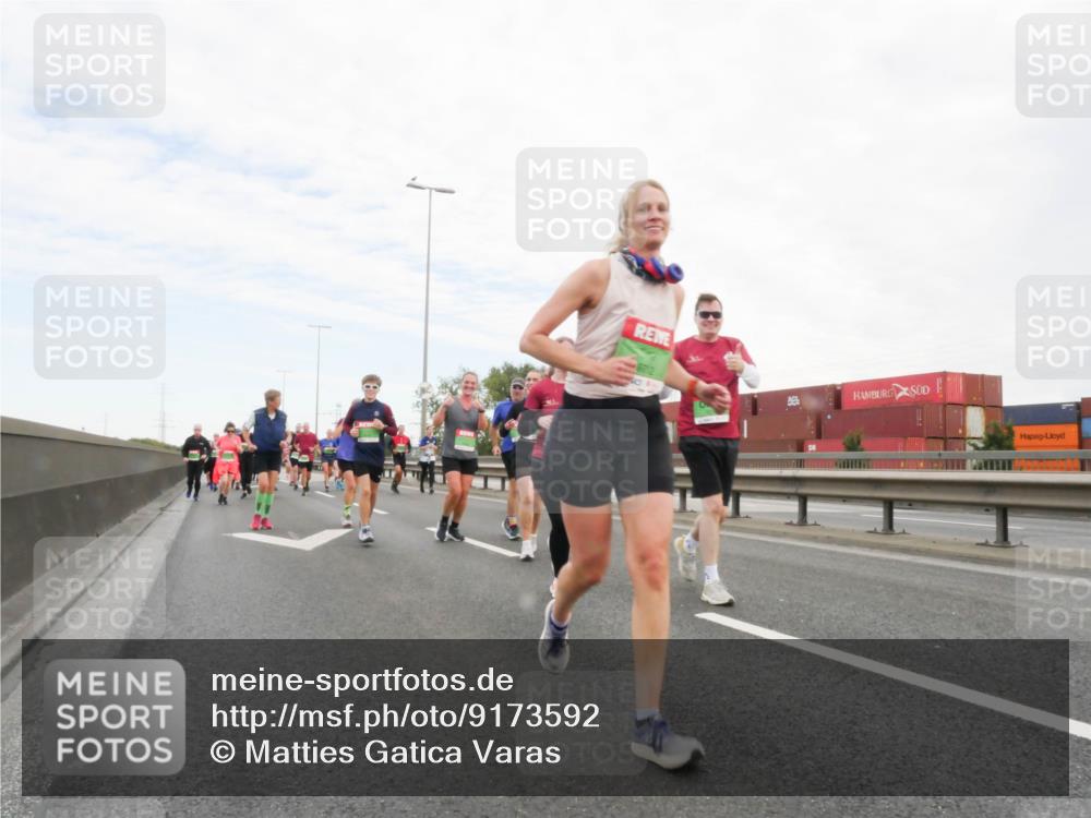 03.10.2025 - Köhlbrandbrückenlauf Matties Gatica Varas http://msf.ph/oto/9173592 03.10.2025 15:28:13 Position 3  meine-sportfotos.de