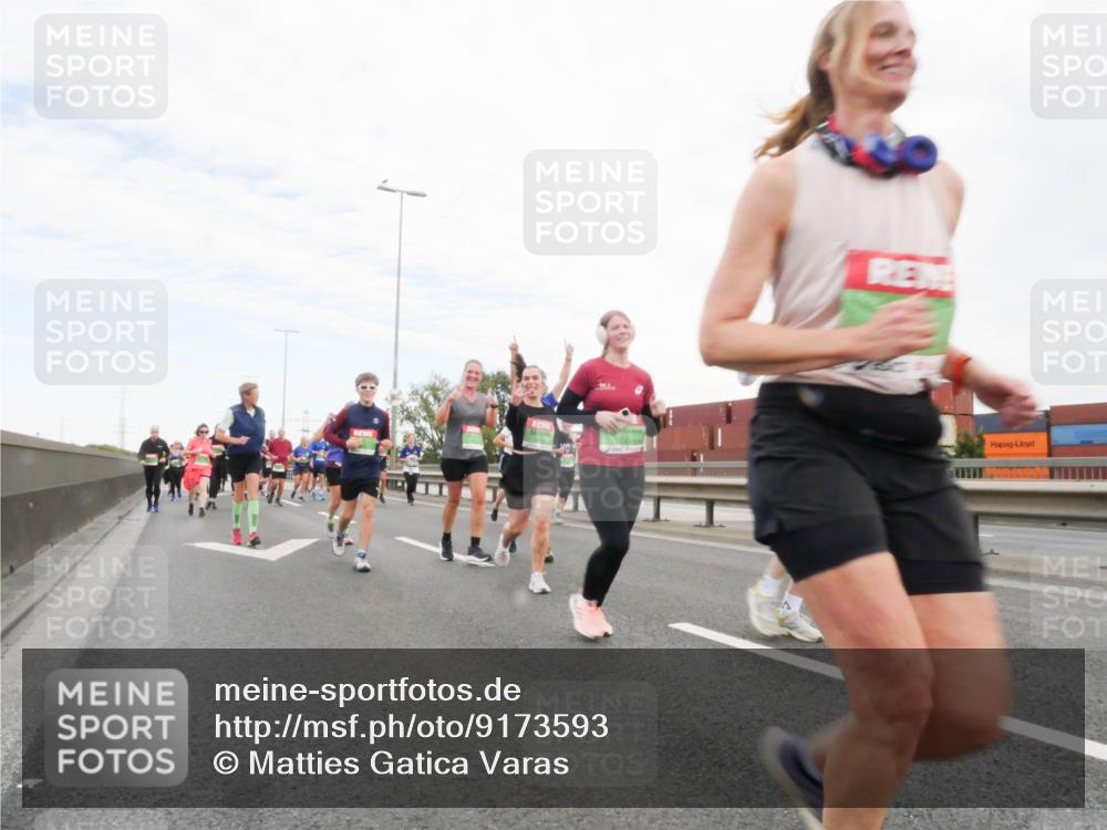 03.10.2025 - Köhlbrandbrückenlauf Matties Gatica Varas http://msf.ph/oto/9173593 03.10.2025 15:28:14 Position 3  meine-sportfotos.de