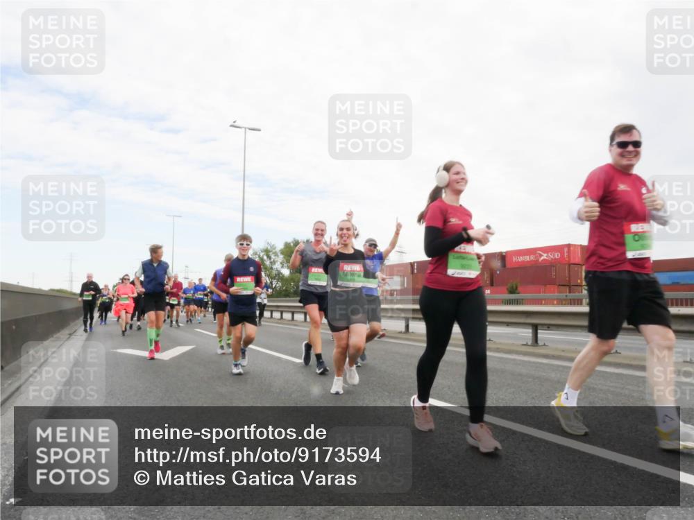 03.10.2025 - Köhlbrandbrückenlauf Matties Gatica Varas http://msf.ph/oto/9173594 03.10.2025 15:28:14 Position 3  meine-sportfotos.de