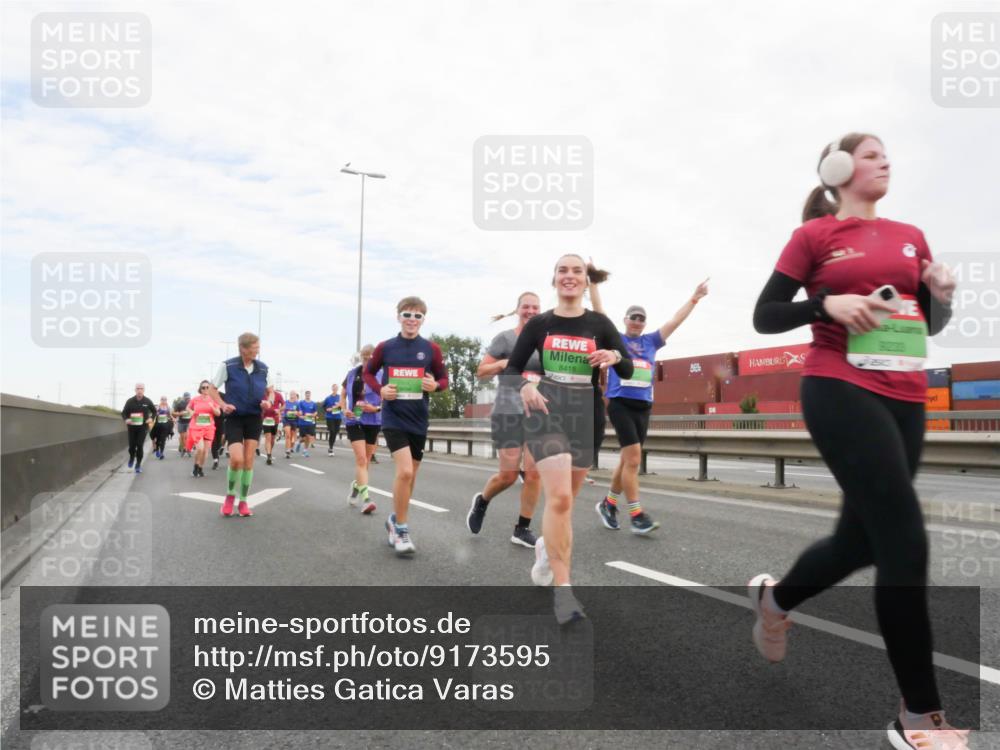 03.10.2025 - Köhlbrandbrückenlauf Matties Gatica Varas http://msf.ph/oto/9173595 03.10.2025 15:28:15 Position 3 8418 meine-sportfotos.de