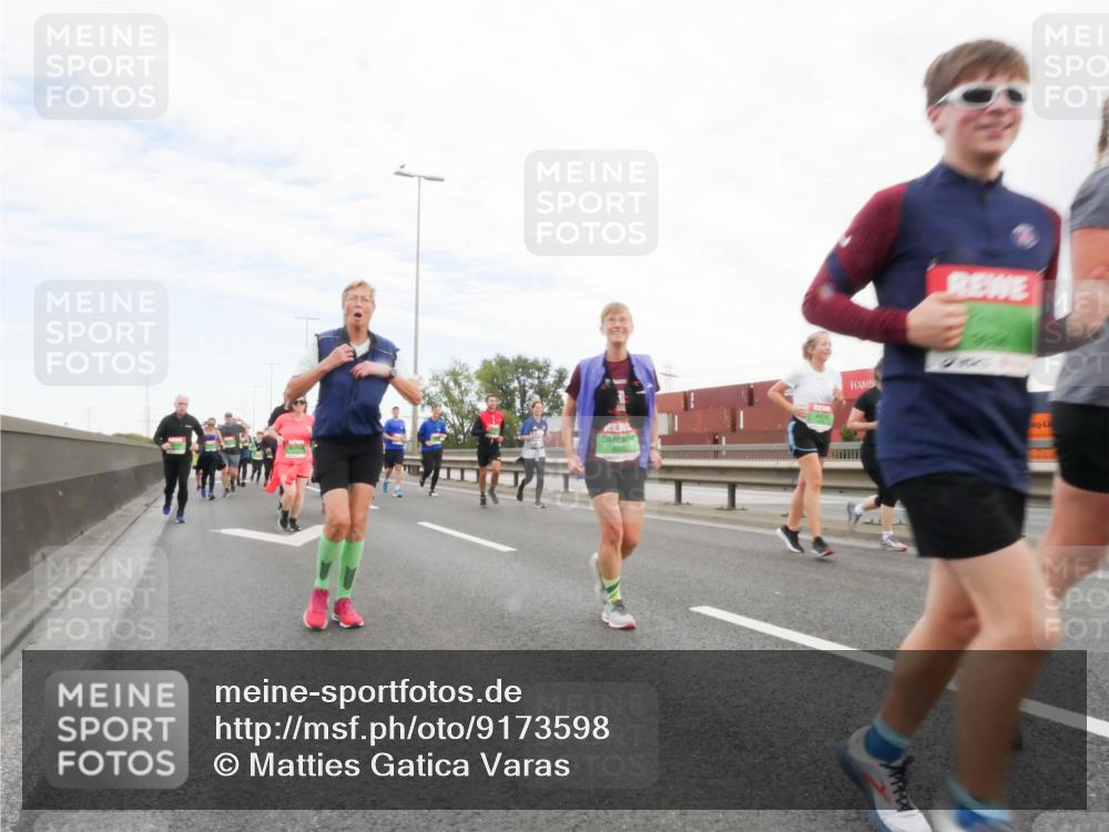 03.10.2025 - Köhlbrandbrückenlauf Matties Gatica Varas http://msf.ph/oto/9173598 03.10.2025 15:28:16 Position 3  meine-sportfotos.de
