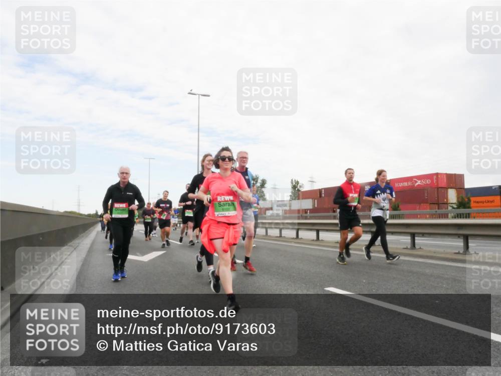 03.10.2025 - Köhlbrandbrückenlauf Matties Gatica Varas http://msf.ph/oto/9173603 03.10.2025 15:28:19 Position 3 8102 meine-sportfotos.de