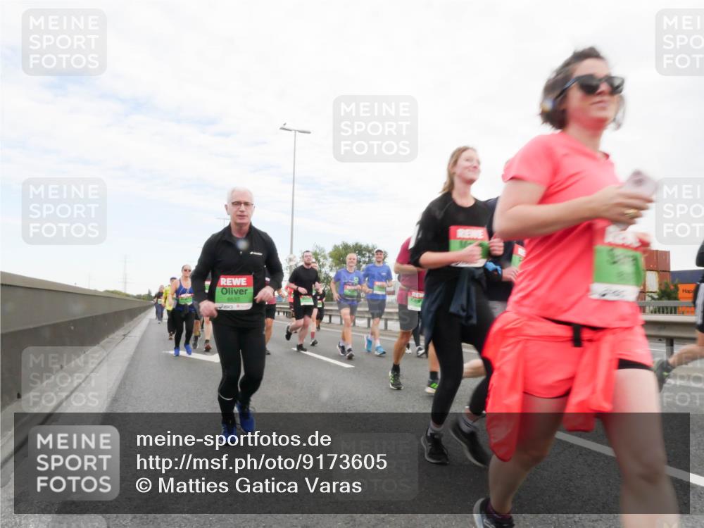 03.10.2025 - Köhlbrandbrückenlauf Matties Gatica Varas http://msf.ph/oto/9173605 03.10.2025 15:28:20 Position 3 8537 meine-sportfotos.de