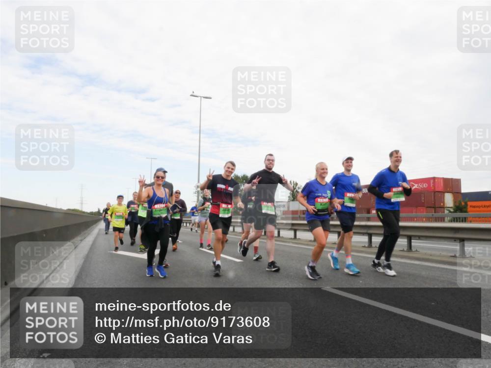03.10.2025 - Köhlbrandbrückenlauf Matties Gatica Varas http://msf.ph/oto/9173608 03.10.2025 15:28:21 Position 3  meine-sportfotos.de
