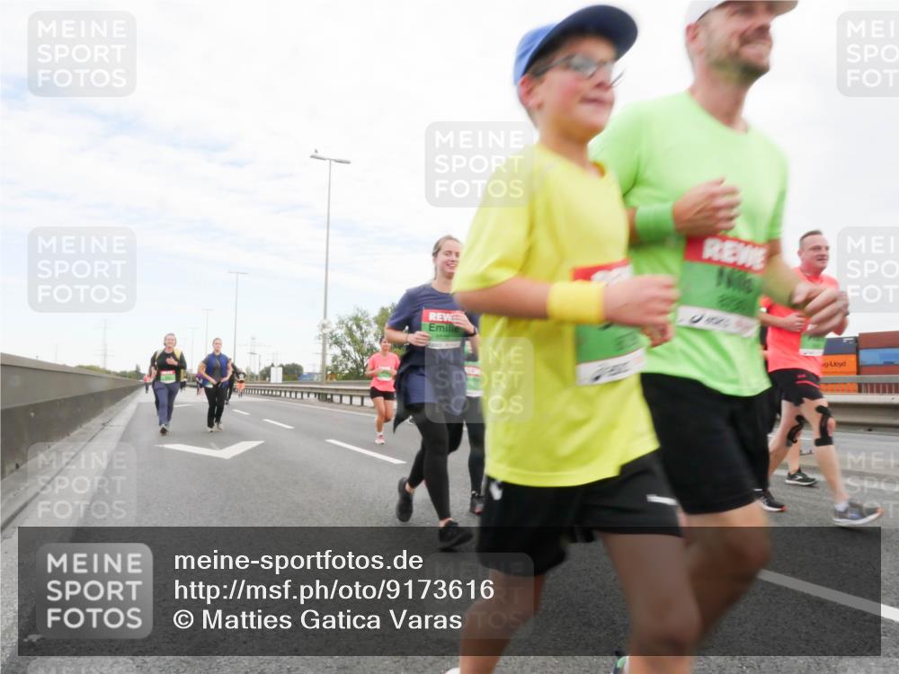 03.10.2025 - Köhlbrandbrückenlauf Matties Gatica Varas http://msf.ph/oto/9173616 03.10.2025 15:28:25 Position 3  meine-sportfotos.de