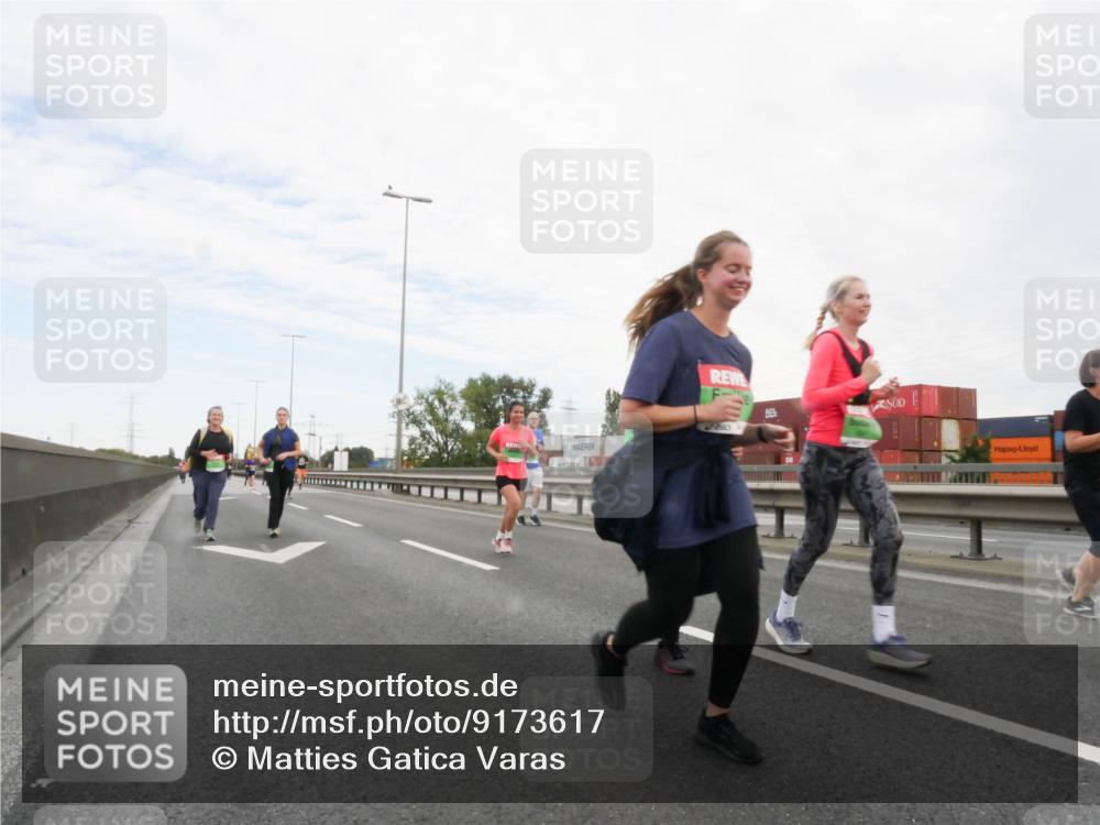 03.10.2025 - Köhlbrandbrückenlauf Matties Gatica Varas http://msf.ph/oto/9173617 03.10.2025 15:28:25 Position 3  meine-sportfotos.de