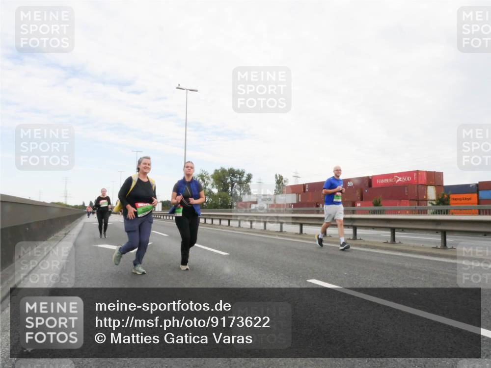 03.10.2025 - Köhlbrandbrückenlauf Matties Gatica Varas http://msf.ph/oto/9173622 03.10.2025 15:28:28 Position 3  meine-sportfotos.de