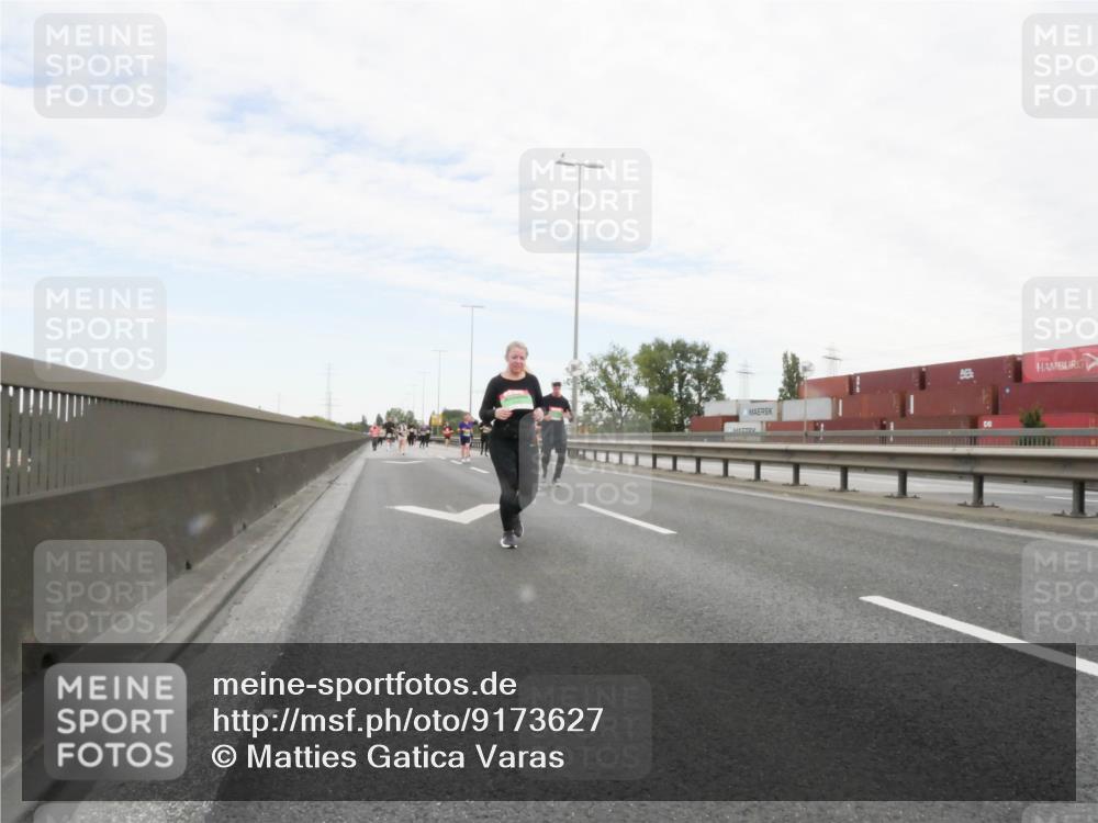 03.10.2025 - Köhlbrandbrückenlauf Matties Gatica Varas http://msf.ph/oto/9173627 03.10.2025 15:28:30 Position 3  meine-sportfotos.de