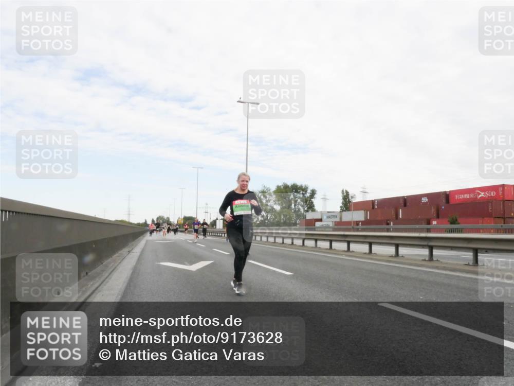 03.10.2025 - Köhlbrandbrückenlauf Matties Gatica Varas http://msf.ph/oto/9173628 03.10.2025 15:28:31 Position 3  meine-sportfotos.de