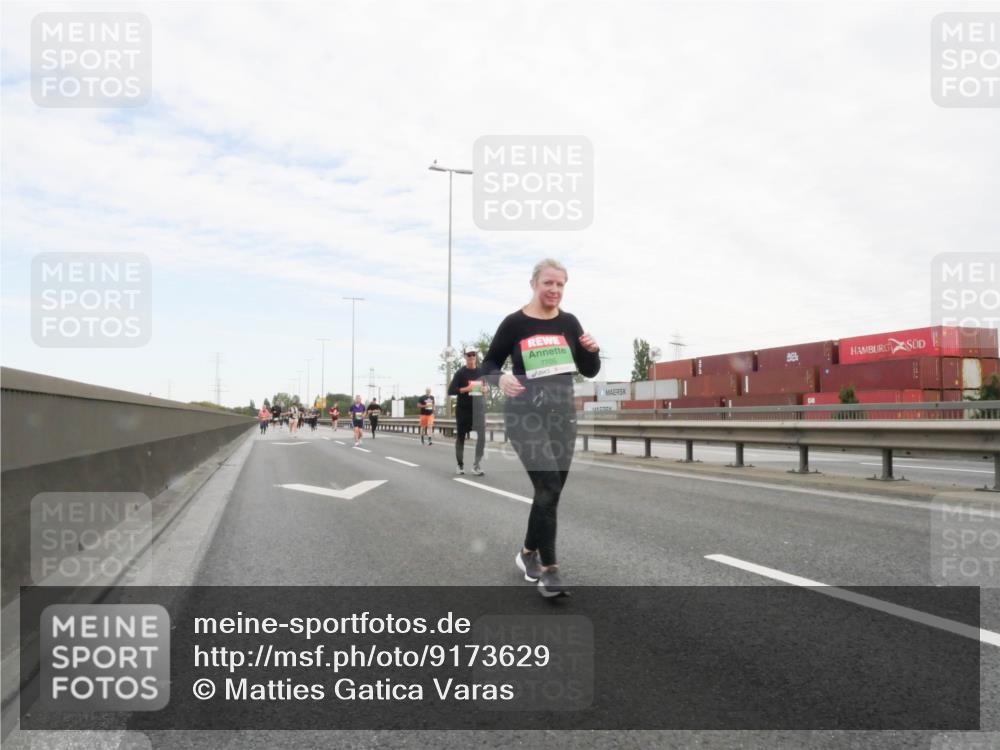 03.10.2025 - Köhlbrandbrückenlauf Matties Gatica Varas http://msf.ph/oto/9173629 03.10.2025 15:28:32 Position 3 7705 meine-sportfotos.de