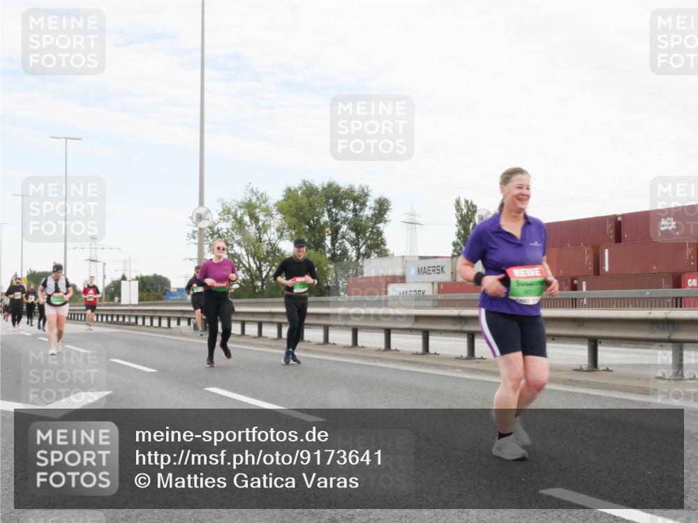 03.10.2025 - Köhlbrandbrückenlauf Matties Gatica Varas http://msf.ph/oto/9173641 03.10.2025 15:28:39 Position 3  meine-sportfotos.de