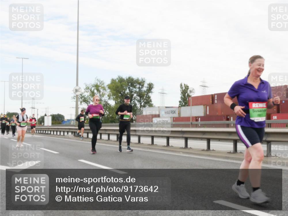 03.10.2025 - Köhlbrandbrückenlauf Matties Gatica Varas http://msf.ph/oto/9173642 03.10.2025 15:28:39 Position 3  meine-sportfotos.de