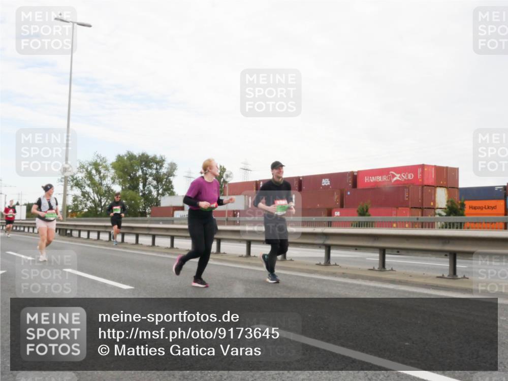 03.10.2025 - Köhlbrandbrückenlauf Matties Gatica Varas http://msf.ph/oto/9173645 03.10.2025 15:28:41 Position 3  meine-sportfotos.de