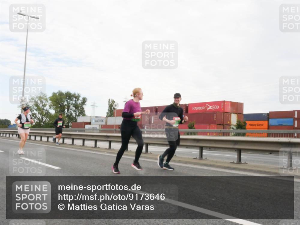 03.10.2025 - Köhlbrandbrückenlauf Matties Gatica Varas http://msf.ph/oto/9173646 03.10.2025 15:28:42 Position 3  meine-sportfotos.de