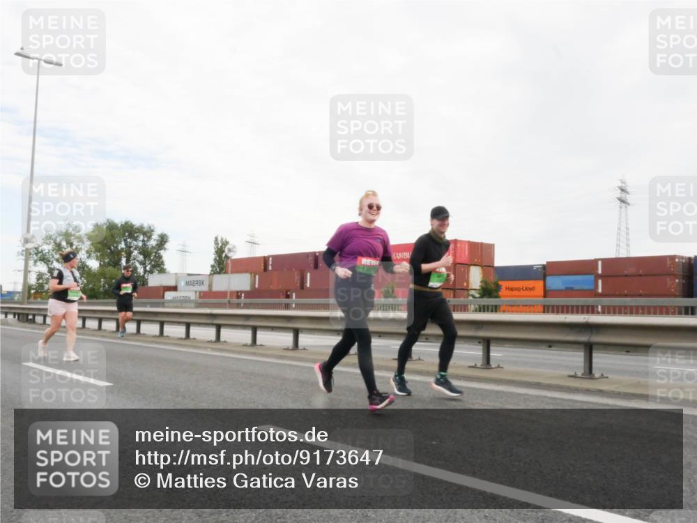 03.10.2025 - Köhlbrandbrückenlauf Matties Gatica Varas http://msf.ph/oto/9173647 03.10.2025 15:28:42 Position 3  meine-sportfotos.de