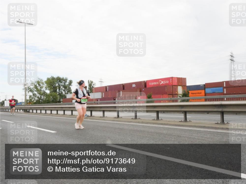 03.10.2025 - Köhlbrandbrückenlauf Matties Gatica Varas http://msf.ph/oto/9173649 03.10.2025 15:28:44 Position 3  meine-sportfotos.de